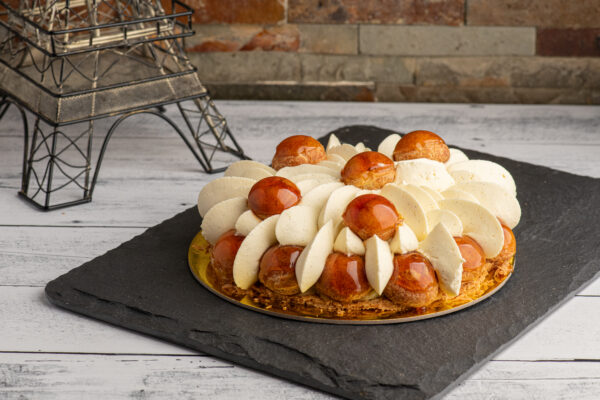 Saint Honoré Cake (medium - 8 people)