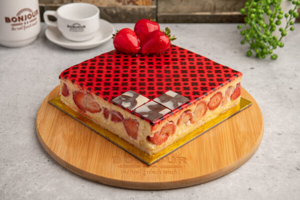 Fraisier Cake (medium - 8 people)