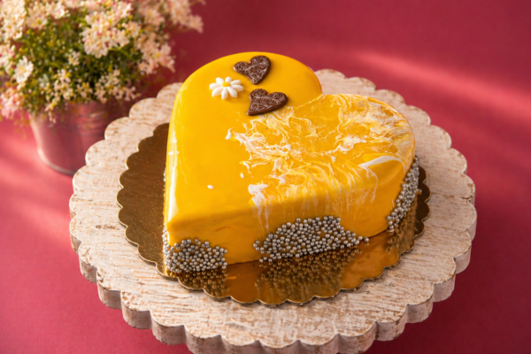 Passion Fruit Heart – (Large – 10 people)